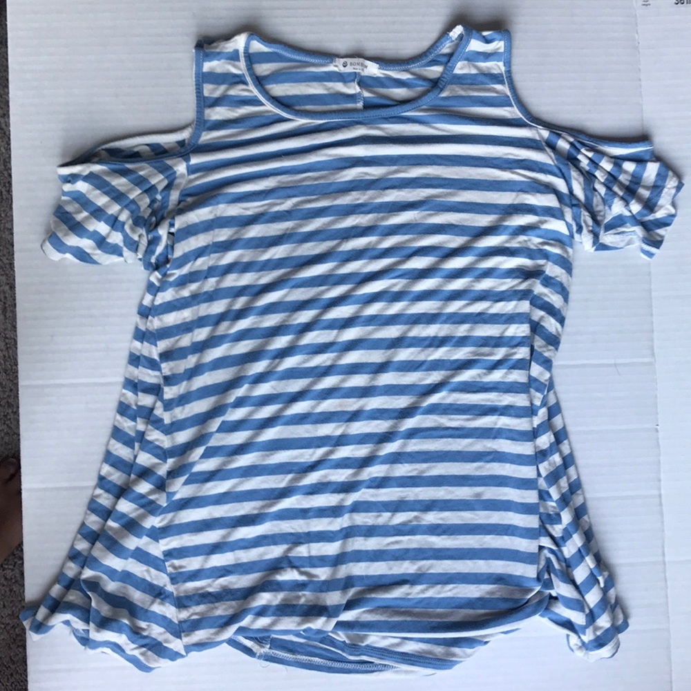 Cold shoulder top